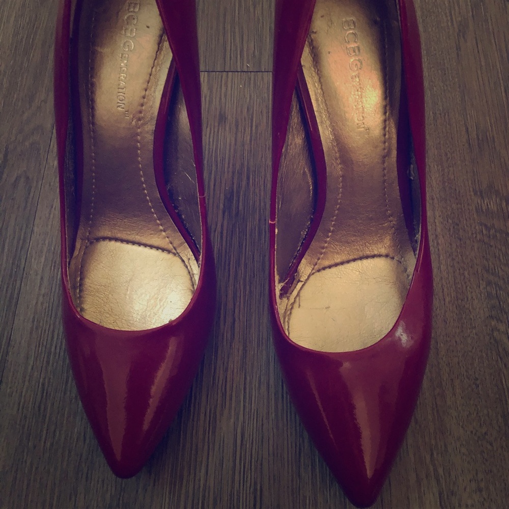 Used BCBG Pump